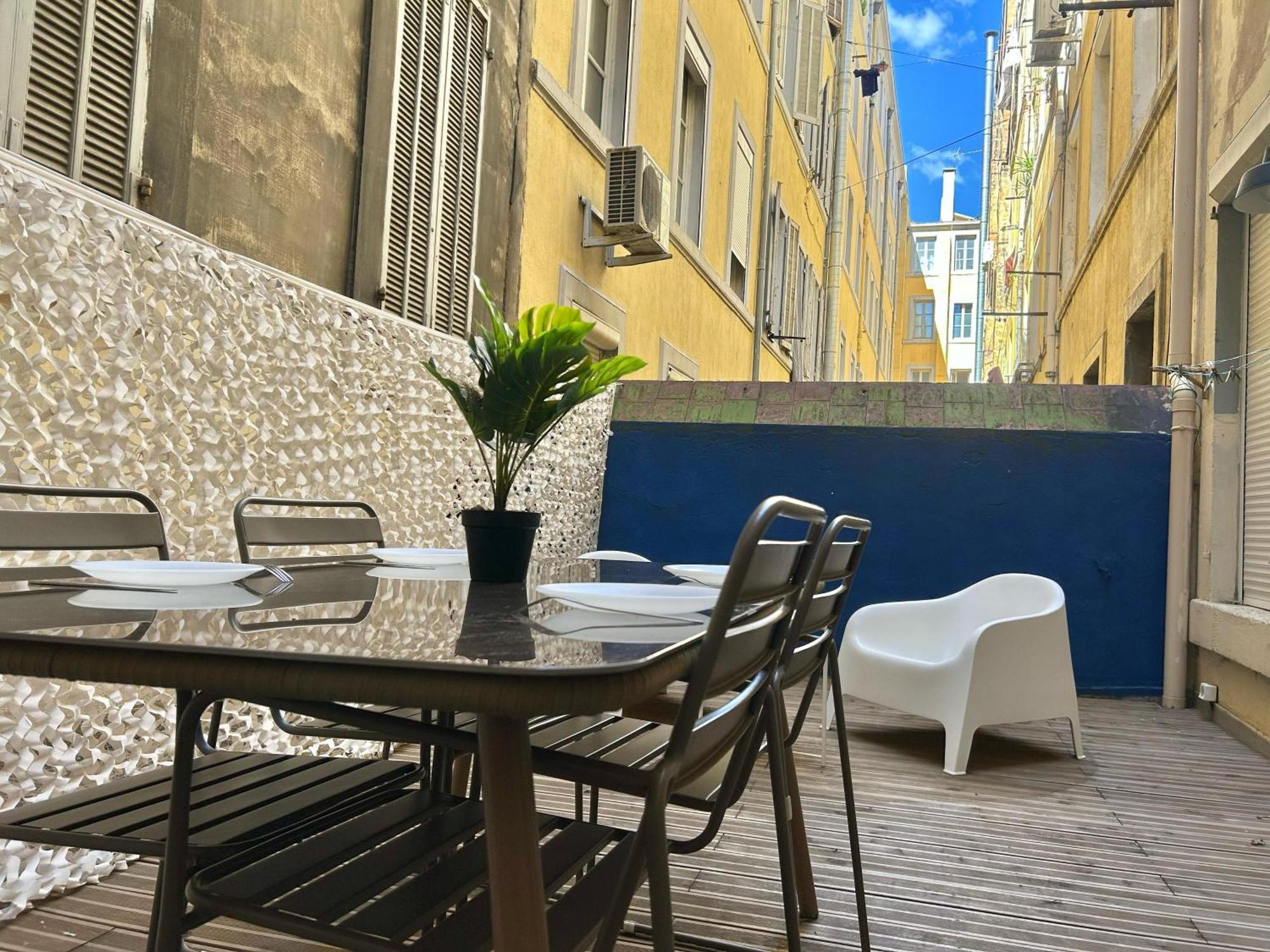 Chez Marie Et Romain- Appartement De Charme Au Coeur De La Joliette Proche Panier Centre Ville Марсилия Екстериор снимка